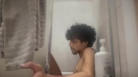 Snapshot of jbloxs chatting on 11.14.25 Royal Family online show from 11.14.25