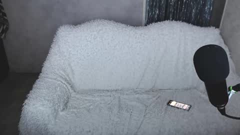 Snapshot of jealousangel chatting on 11.10.25 Angel online show from 11.10.25