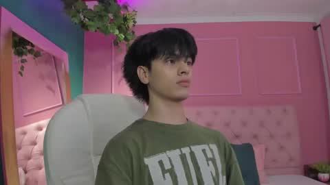J E A N online show from 12.10.24