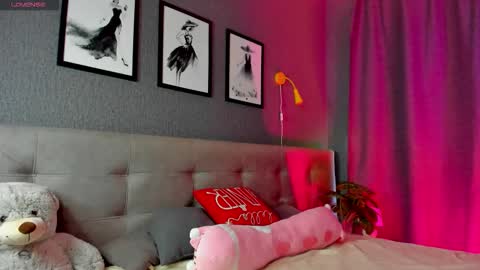 jean_hilll online show from 01.19.26