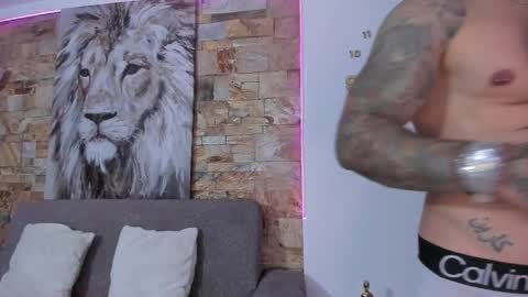 Snapshot of jean_lopez chatting on 11.21.25 Jean axelcrow Modelo Independiente online show from 11.21.25