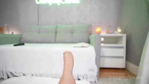 Snapshot of jeangreybianca chatting on 02.12.25 Bianca online show from 02.12.25