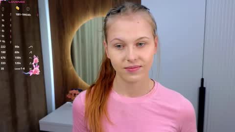 Snapshot of jeanninebeall chatting on 02.04.26 Bella online show from 02.04.26