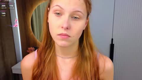 Snapshot of jeanninebeall chatting on 02.07.26 Bella online show from 02.07.26