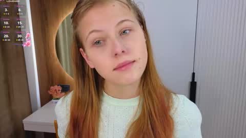 Snapshot of jeanninebeall chatting on 02.08.26 Bella online show from 02.08.26