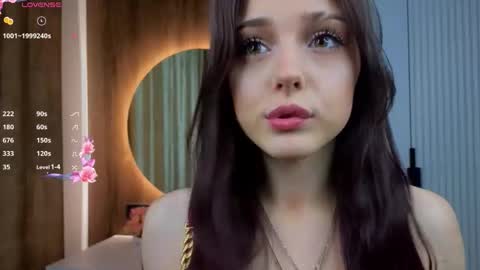 Snapshot of jeanninebeall chatting on 03.01.26 Bella online show from 03.01.26