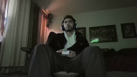 Snapshot of jeanpierbello7 chatting on 12.22.24 jean pier bello Silva online show from 12.22.24