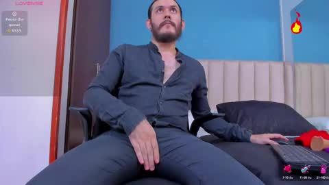 Snapshot of jeanpiere02 chatting on 09.13.25 Jeanpiere online show from 09.13.25