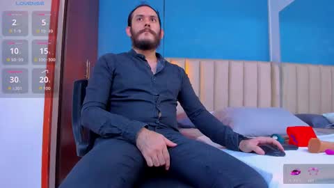 Snapshot of jeanpiere02 chatting on 10.10.25 Jeanpiere online show from 10.10.25