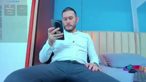 Snapshot of jeanpiere02 chatting on 11.15.25 Jeanpiere online show from 11.15.25