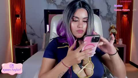 Jeen Taylor online show from 10.31.25