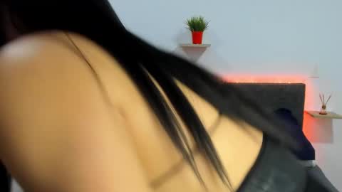  ashley   online show from 01.17.25