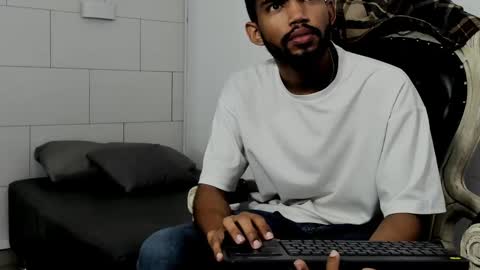 Snapshot of jeff_nick chatting on 09.29.25 Jeff Nick online show from 09.29.25