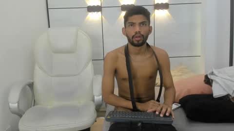 Snapshot of jeff_nick chatting on 10.03.25 Jeff Nick online show from 10.03.25