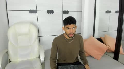 Snapshot of jeff_nick chatting on 10.11.25 Jeff Nick online show from 10.11.25