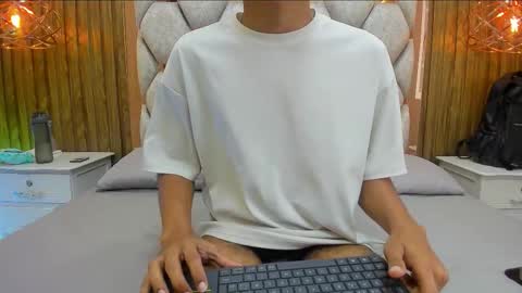 Snapshot of jeff_nick chatting on 11.20.25 Jeff Nick online show from 11.20.25