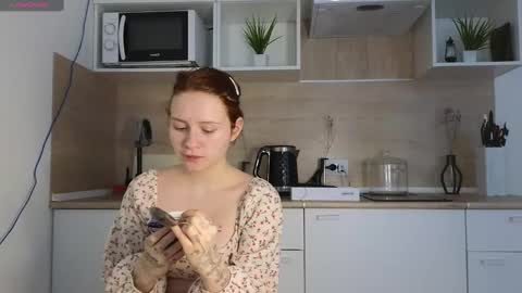 Snapshot of jelly_cherry chatting on 12.04.24 Emily online show from 12.04.24