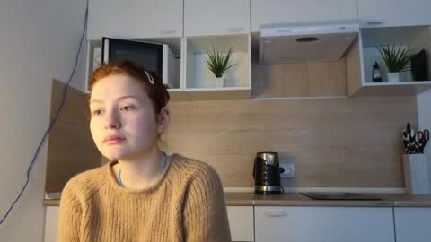 Snapshot of jelly_cherry chatting on 12.11.24 Emily online show from 12.11.24