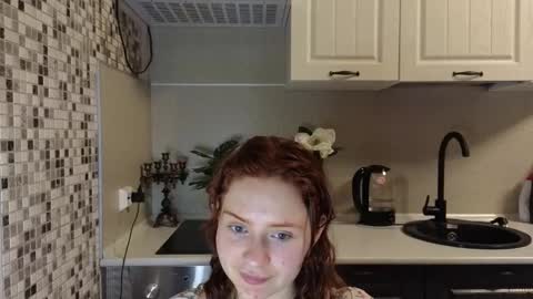 Snapshot of jelly_cherry chatting on 12.16.24 Emily online show from 12.16.24