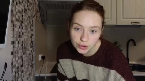 Snapshot of jelly_cherry chatting on 01.15.25 Emily online show from 01.15.25