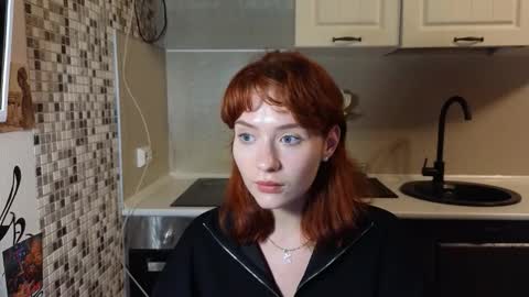 Snapshot of jelly_cherry chatting on 09.18.25 Emily online show from 09.18.25