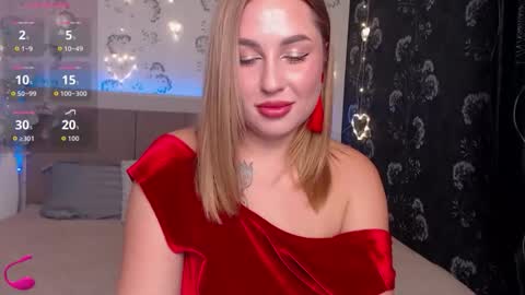 Snapshot of jemalia chatting on 12.22.25 Alice online show from 12.22.25