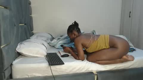 Snapshot of jemimaaam chatting on 11.17.25 Jemmi online show from 11.17.25