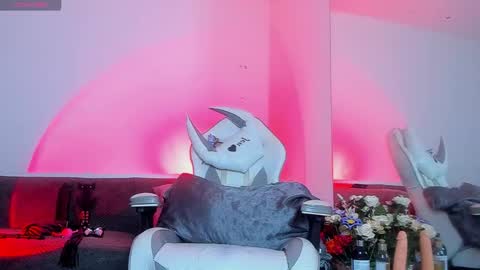 jen online show from 10.25.25