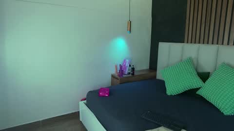 Snapshot of jenacooper__ chatting on 09.27.25 Jena online show from 09.27.25