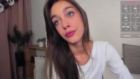 Snapshot of jenifferr_star chatting on 11.03.25 Elli online show from 11.03.25