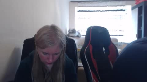 JenisAndPeter online show from 04.25.26