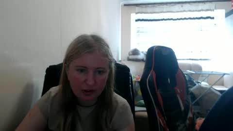 Snapshot of jenisandpeter chatting on 06.14.26 JenisAndPeter online show from 06.14.26