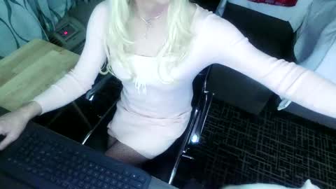 Jenna Cross online show from 12.28.24