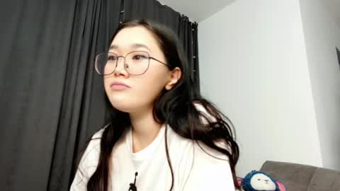 Snapshot of jennatyan chatting on 12.31.24 JENNA online show from 12.31.24