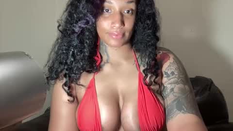 Snapshot of jenni_cash chatting on 06.10.26 Mistress Jenni online show from 06.10.26