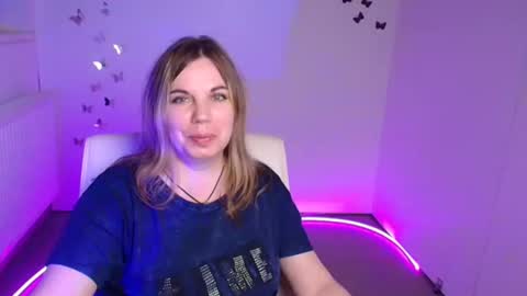 Snapshot of jennifer_moree chatting on 10.08.25 Jennifer online show from 10.08.25