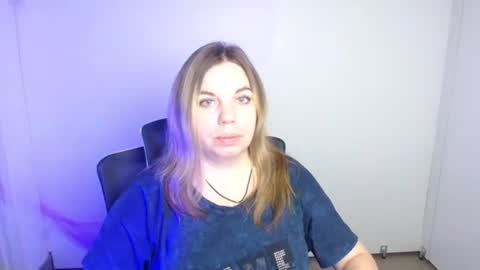 Snapshot of jennifer_moree chatting on 10.14.25 Jennifer online show from 10.14.25