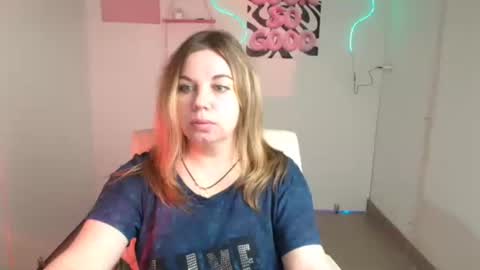 Snapshot of jennifer_moree chatting on 10.15.25 Jennifer online show from 10.15.25