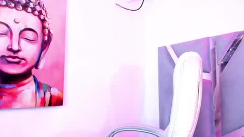 Snapshot of jennifer_t chatting on 12.21.24 jennifer_t online show from 12.21.24