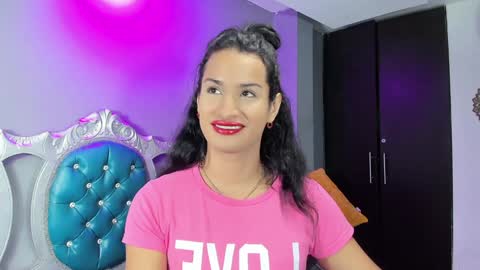 Snapshot of jennifer_t chatting on 12.29.24 jennifer_t online show from 12.29.24