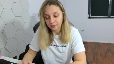 Snapshot of jenniferleee chatting on 02.03.26 Jenny online show from 02.03.26