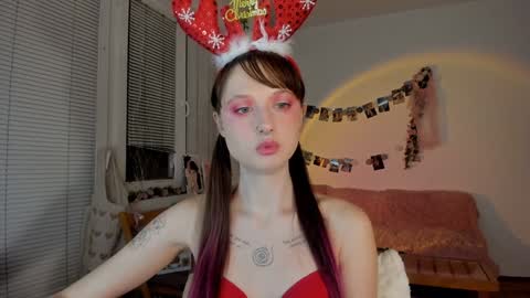 Snapshot of jenny_cox_love chatting on 12.23.24 Jennifer Jenny Darling online show from 12.23.24