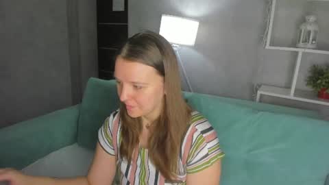 Snapshot of jenny_jimmy chatting on 06.19.26 Jenny online show from 06.19.26
