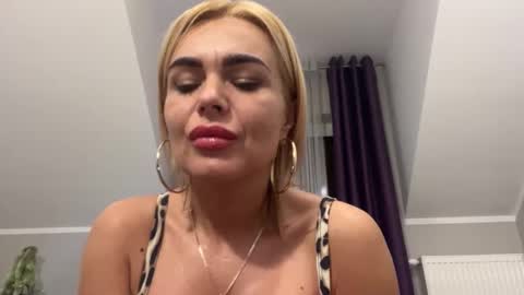 Jenny online show from 01.08.25