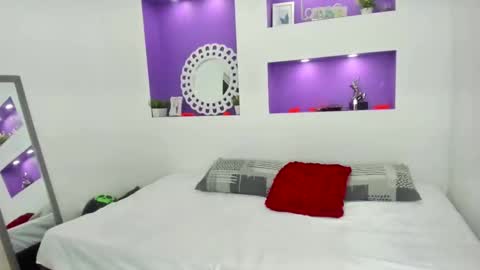 Snapshot of jenny_towers chatting on 11.09.25 jenny_towers online show from 11.09.25