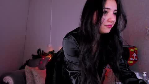 Snapshot of jennyferguson chatting on 01.20.25 Jenny Ferguson online show from 01.20.25