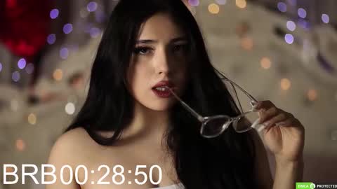 Snapshot of jennyferguson chatting on 10.19.25 Jenny Ferguson online show from 10.19.25