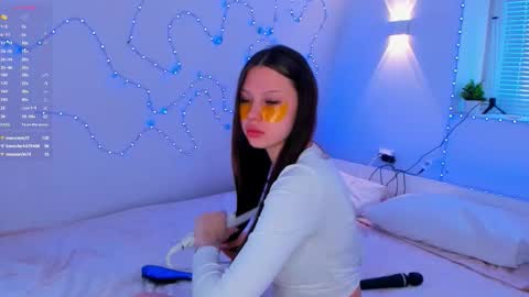 Snapshot of jennysilk chatting on 03.24.26 Jenny online show from 03.24.26