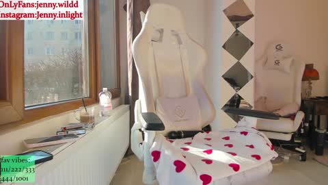 infamous blondiechloe.             Jennyjennywildd online show from 03.06.26