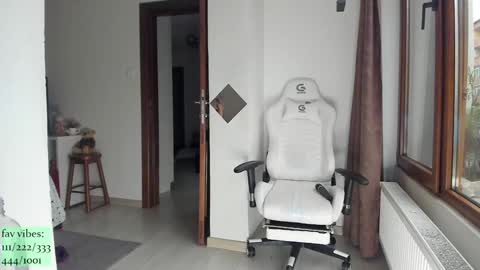 infamous blondiechloe.             Jennyjennywildd online show from 03.30.26